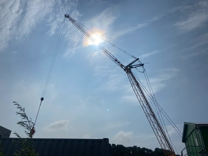 BAM's Electrische funderingsmachine staat op Wickevoort