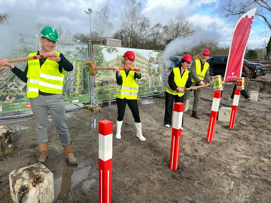 In aanbouw: het Hoofdgebouw